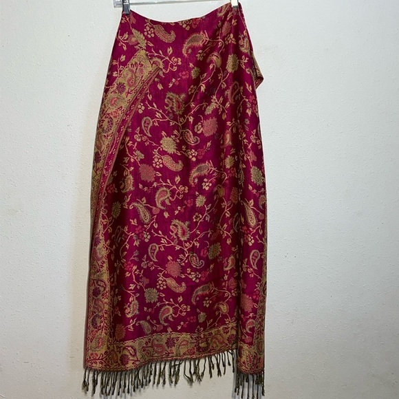 Pashmina Women’s Silk Blend Elegant Vibrant Hot Pink Floral Fringed Shawl - Picture 4 of 11